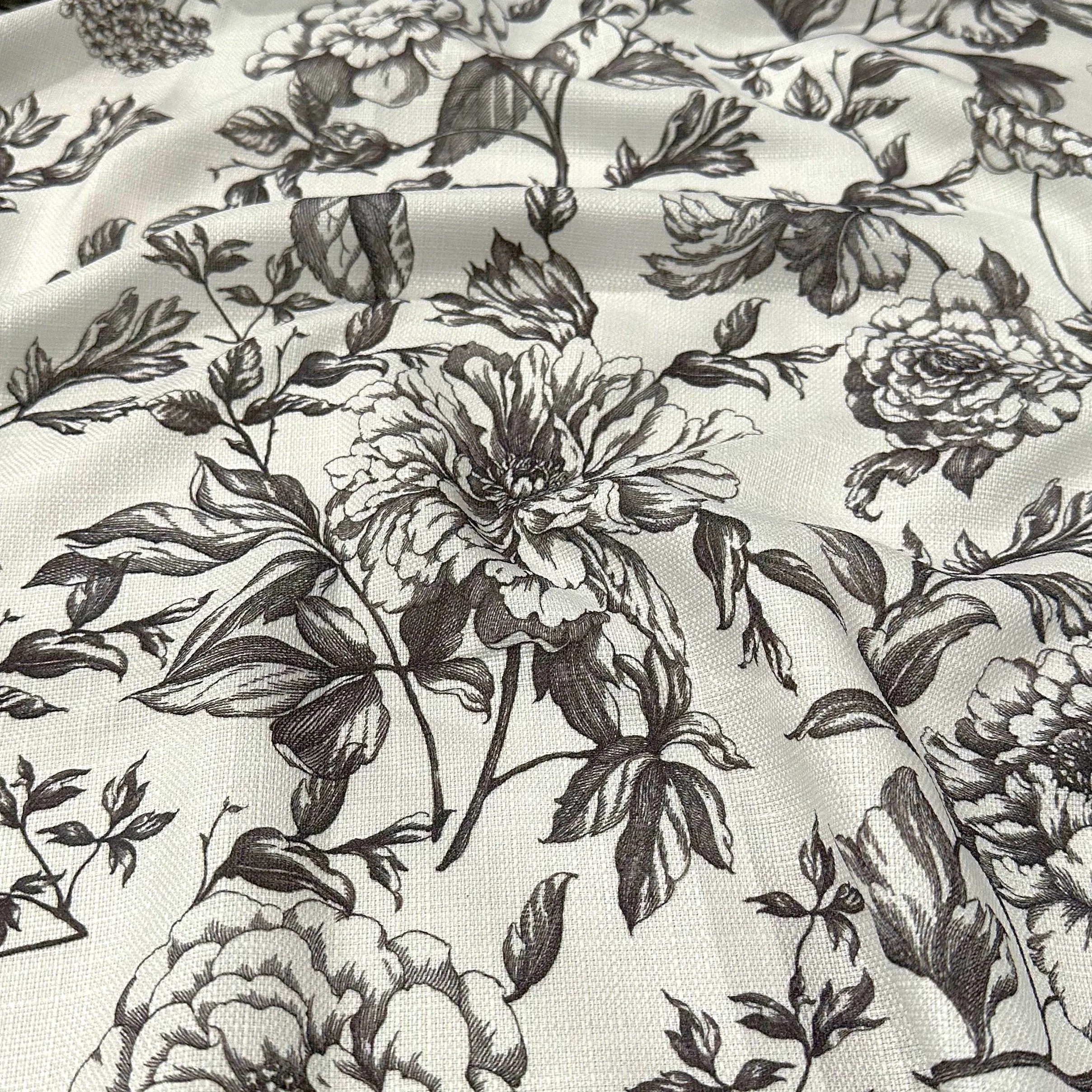Artistry Bloom Table Linen in Grey