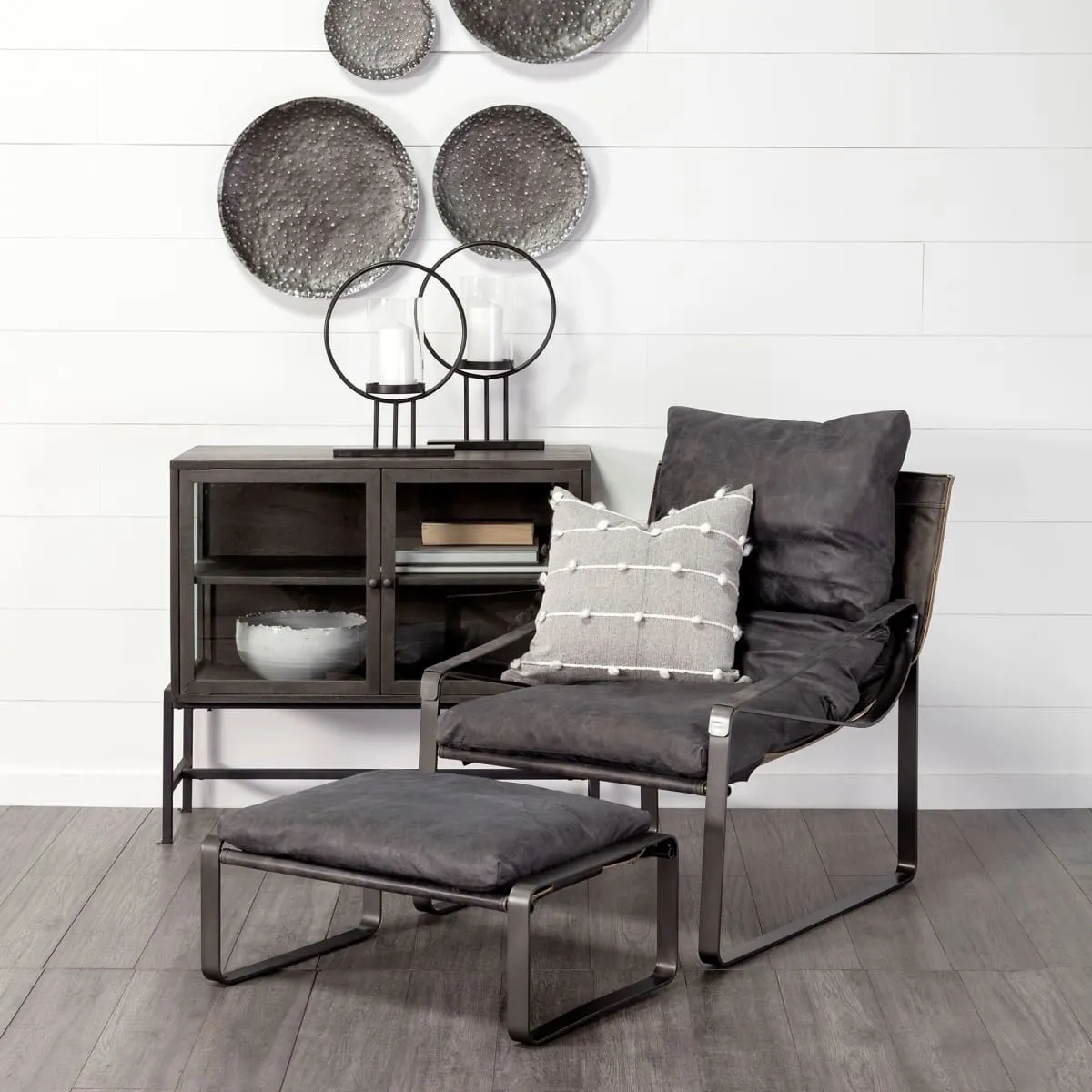 Hornet Ottoman Black Leather | Black Metal