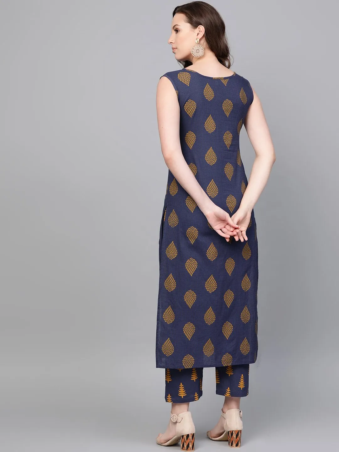 Women Navy Blue Sleeveless Printed Straight Pure Cotton Kurta With Trouser Set